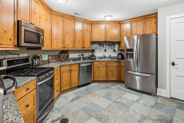 1300 Abington Cambs Drive Property Photo 25