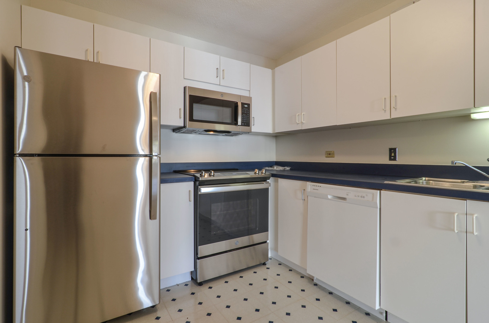 405 N Wabash Avenue 2214 Property Photo 5