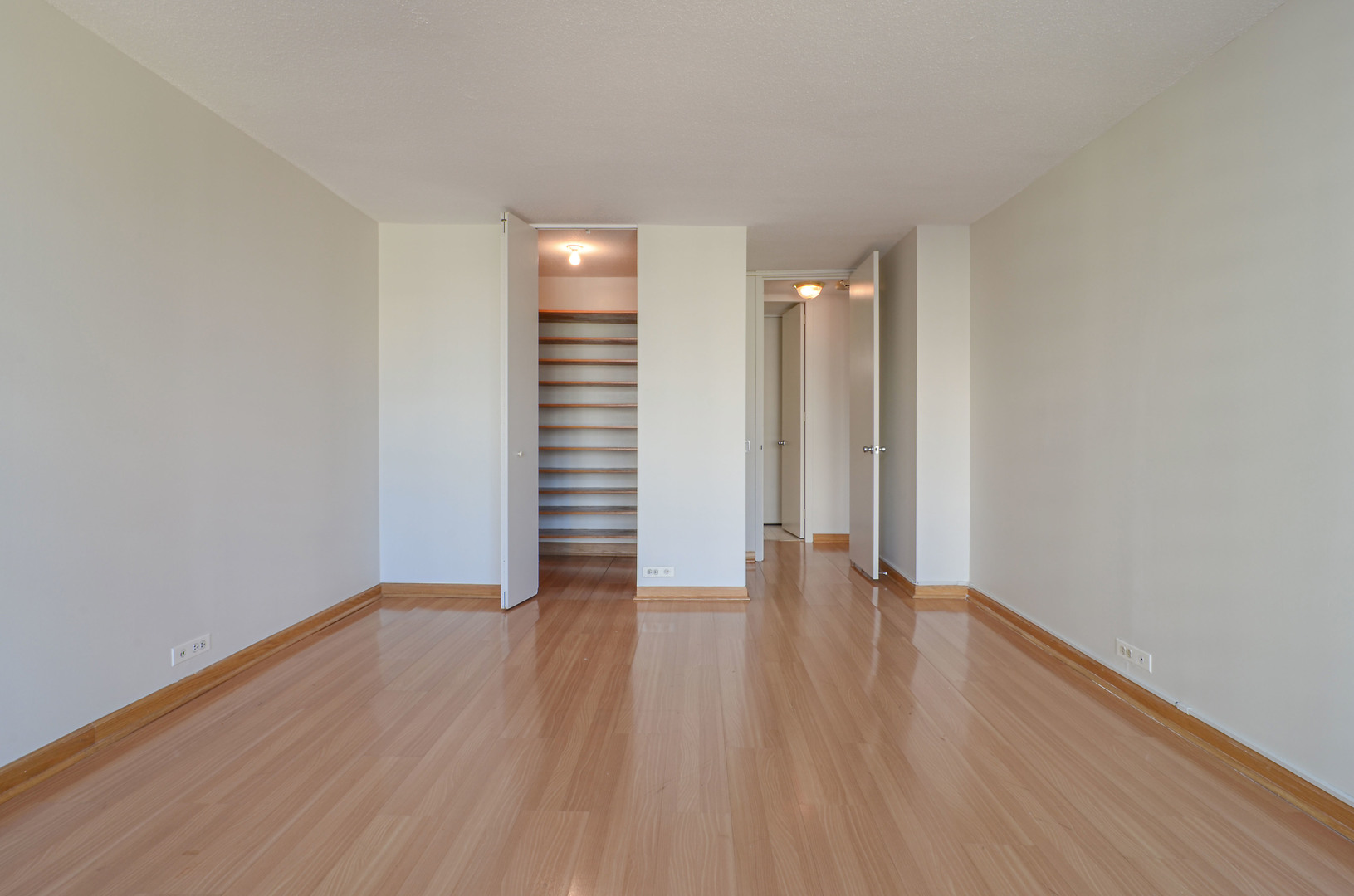 405 N Wabash Avenue 2214 Property Photo 7