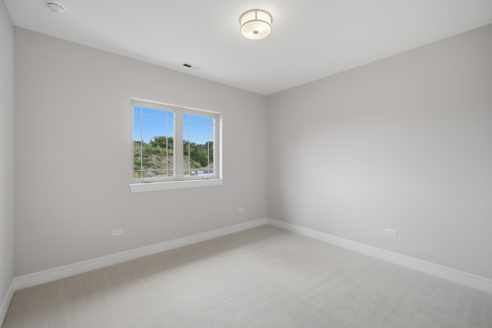 160 Violet Lane Property Photo 14
