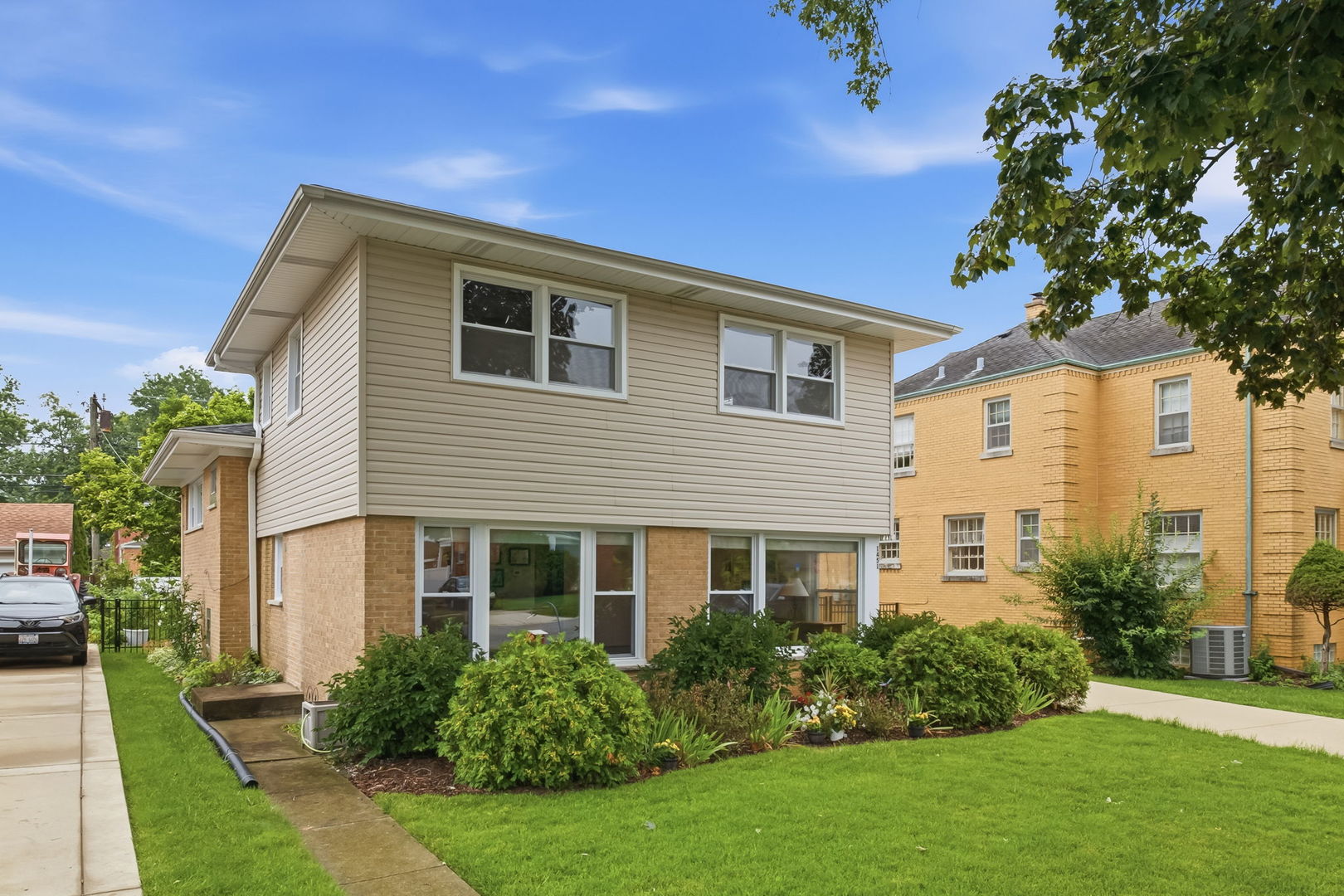 1451 Suffolk Avenue Property Photo 3