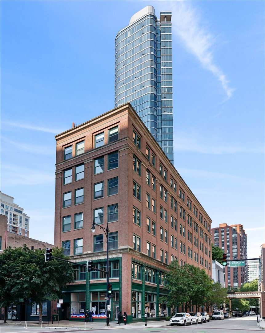 900 S Wabash Avenue 303 Property Photo 1