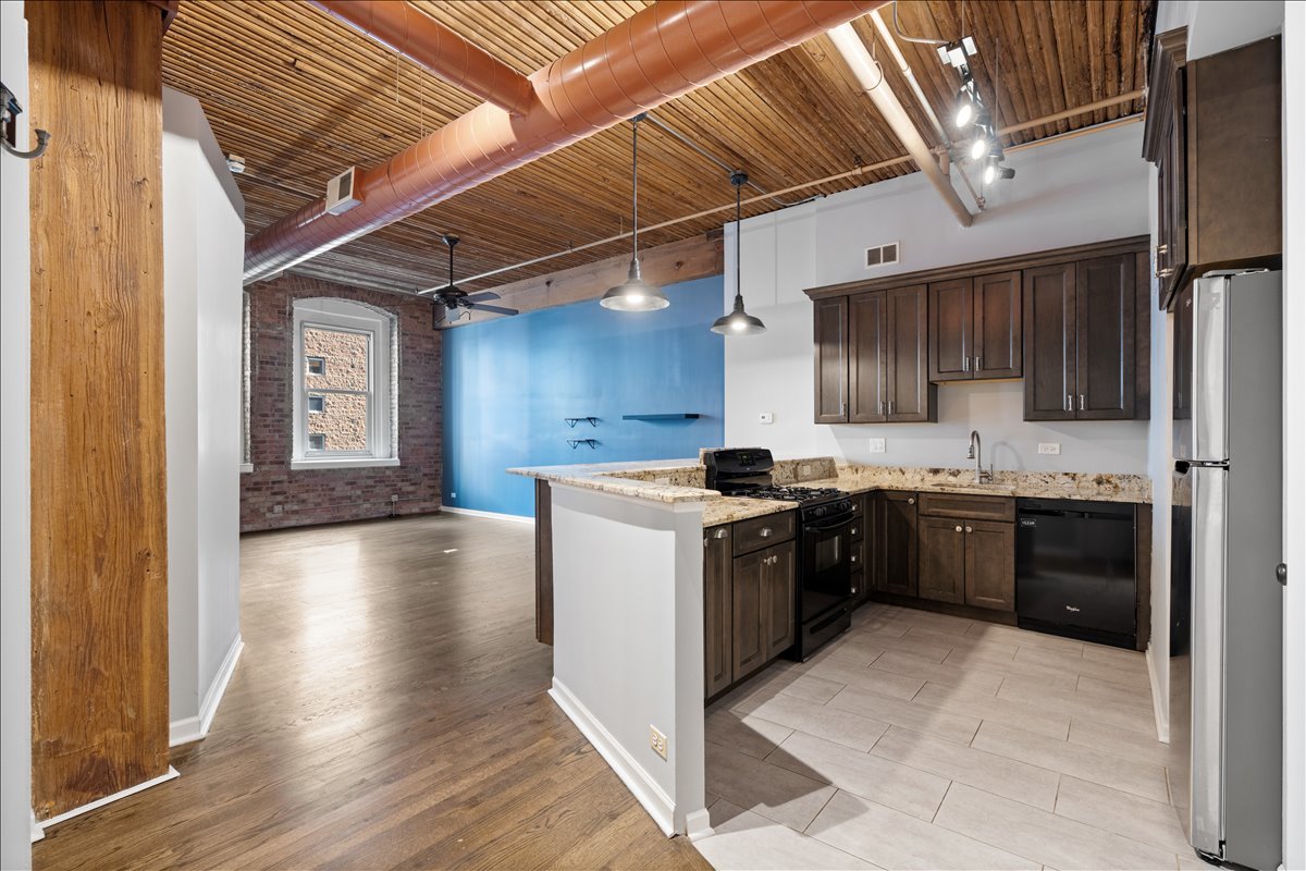 900 S Wabash Avenue 303 Property Photo 4