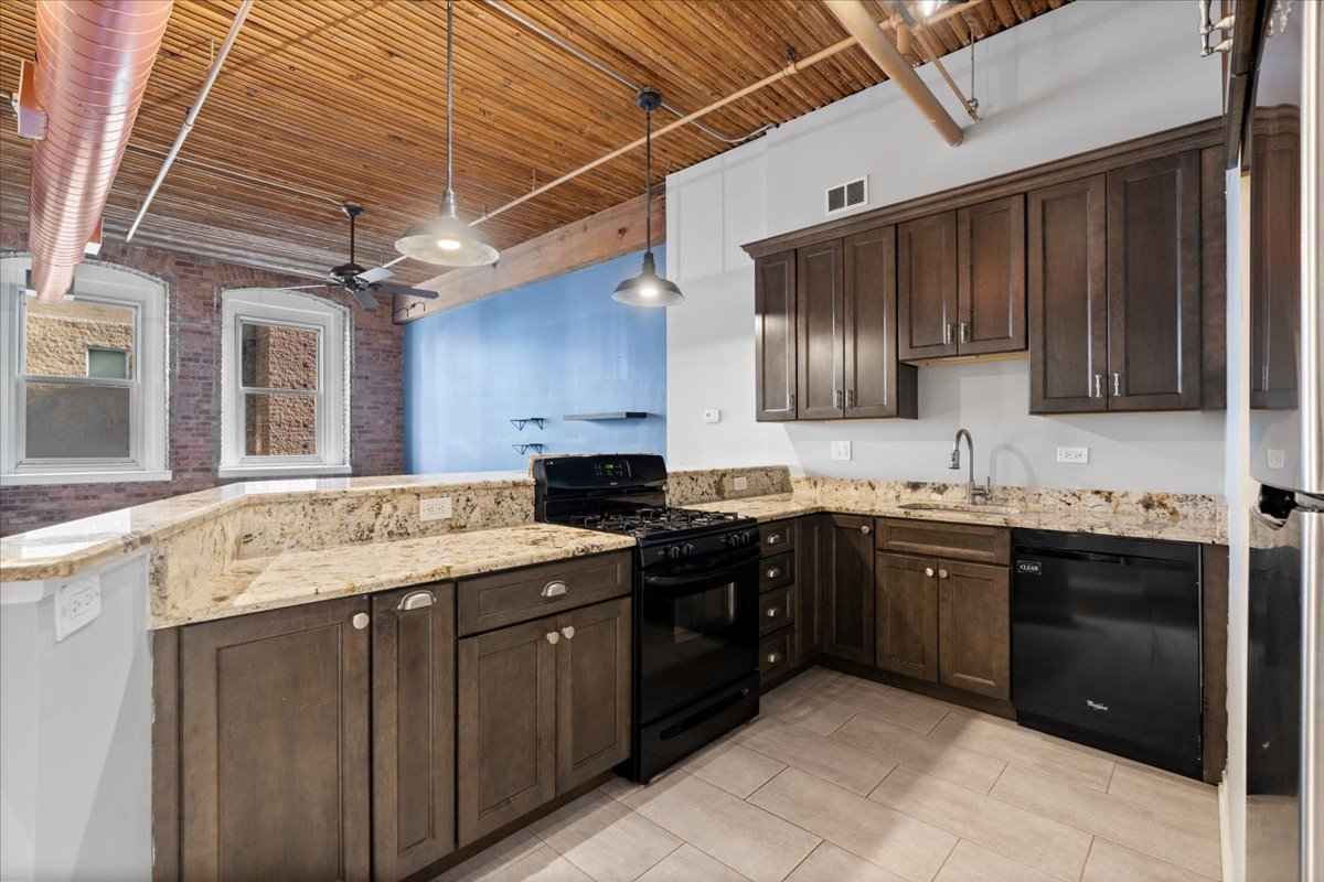 900 S Wabash Avenue 303 Property Photo 5