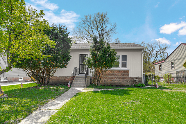 1117 156th Place Property Photo 2