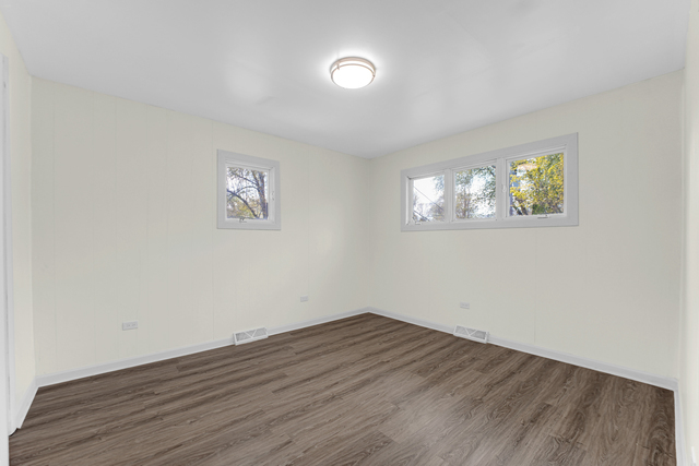 1117 156th Place Property Photo 6