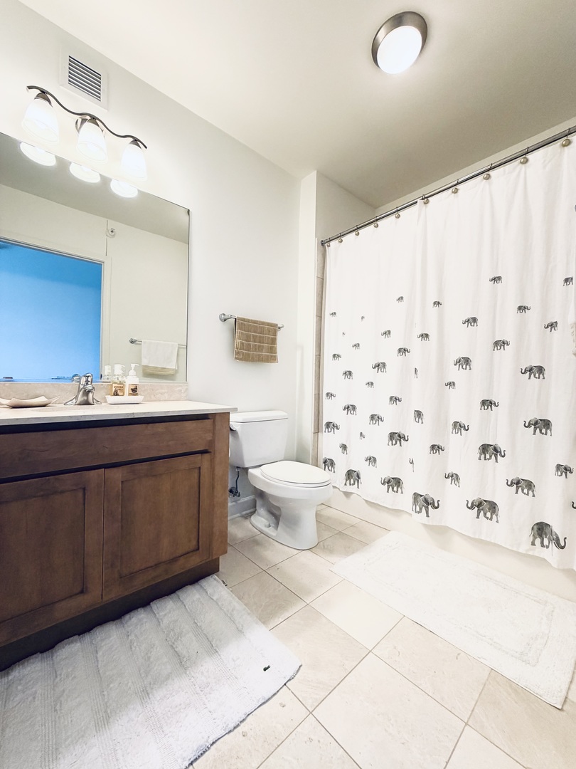 225 N Columbus Drive 6509 Property Photo 12