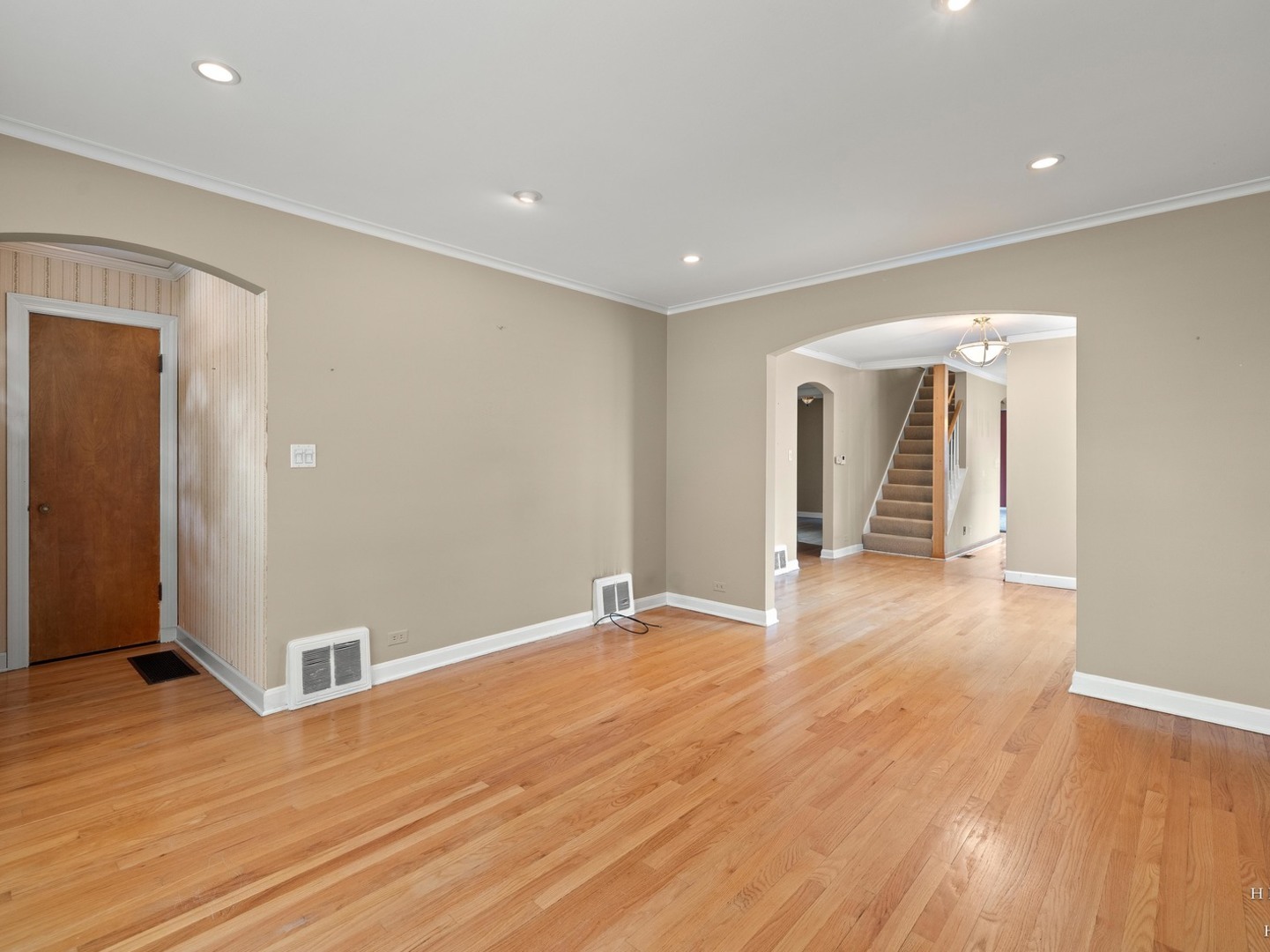 5601 N Ozark Avenue Property Photo 7