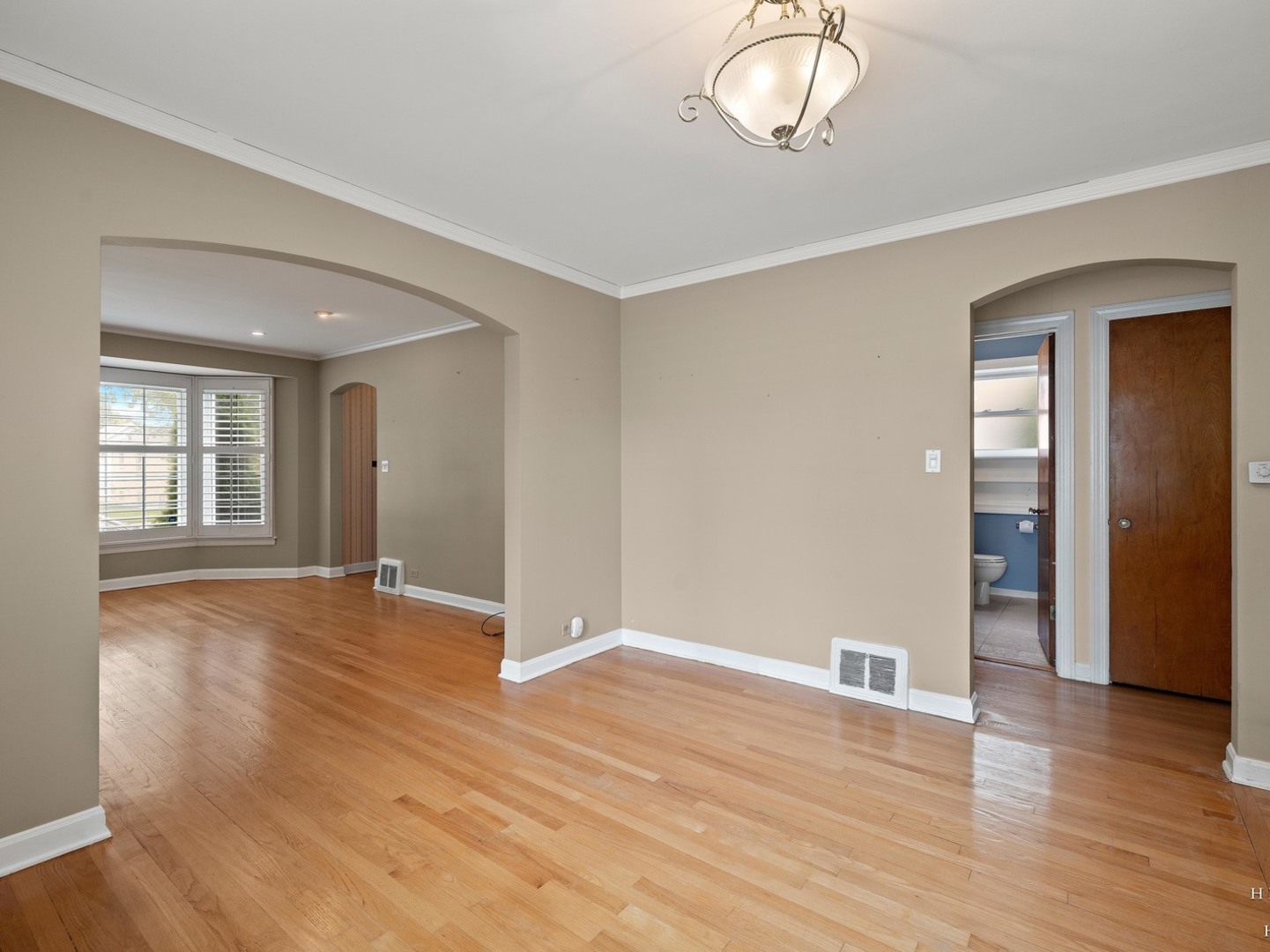 5601 N Ozark Avenue Property Photo 10