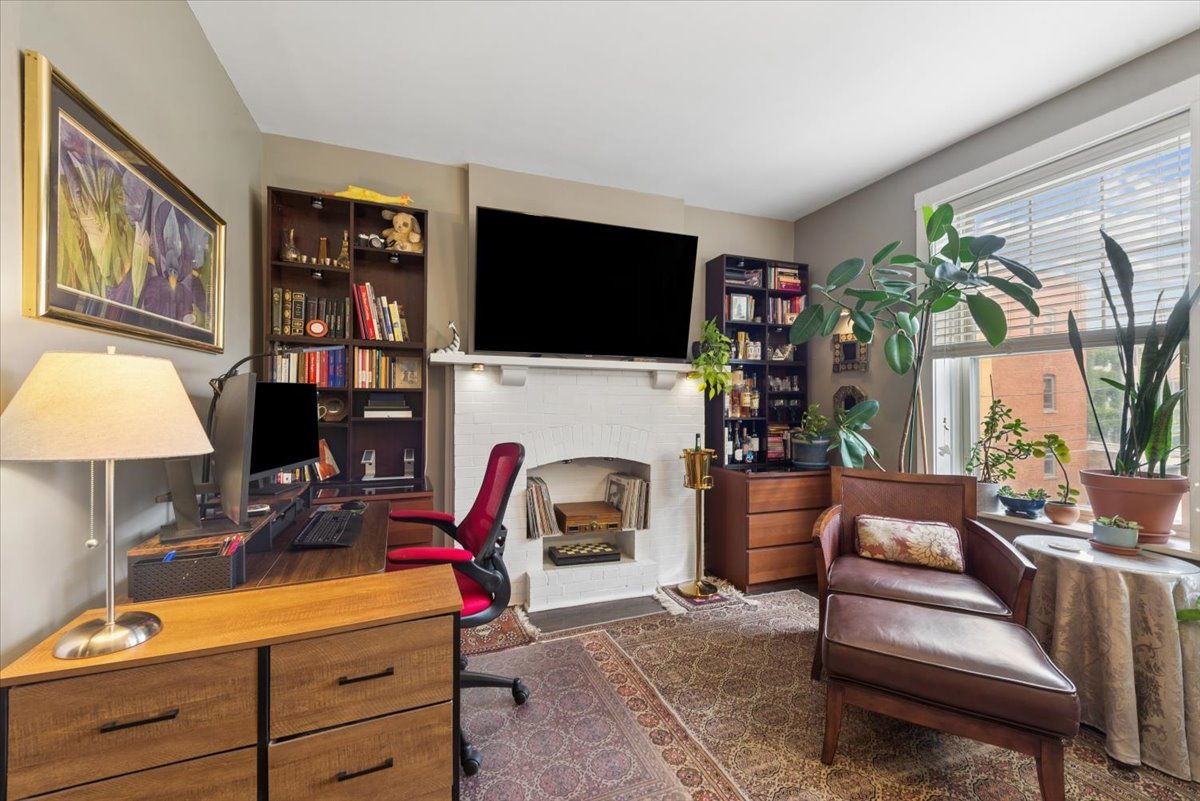 1243 W Thorndale Avenue 2e Property Photo 4