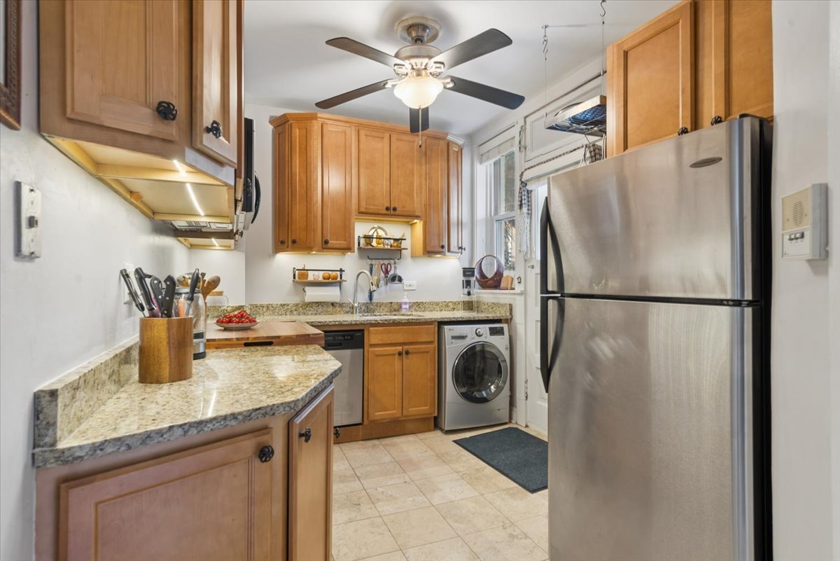 1243 W Thorndale Avenue 2e Property Photo 6
