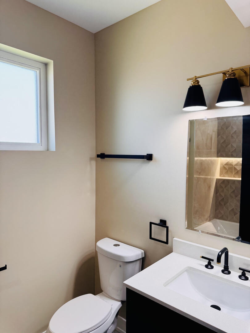 155 N La Crosse Avenue 2 Property Photo 13