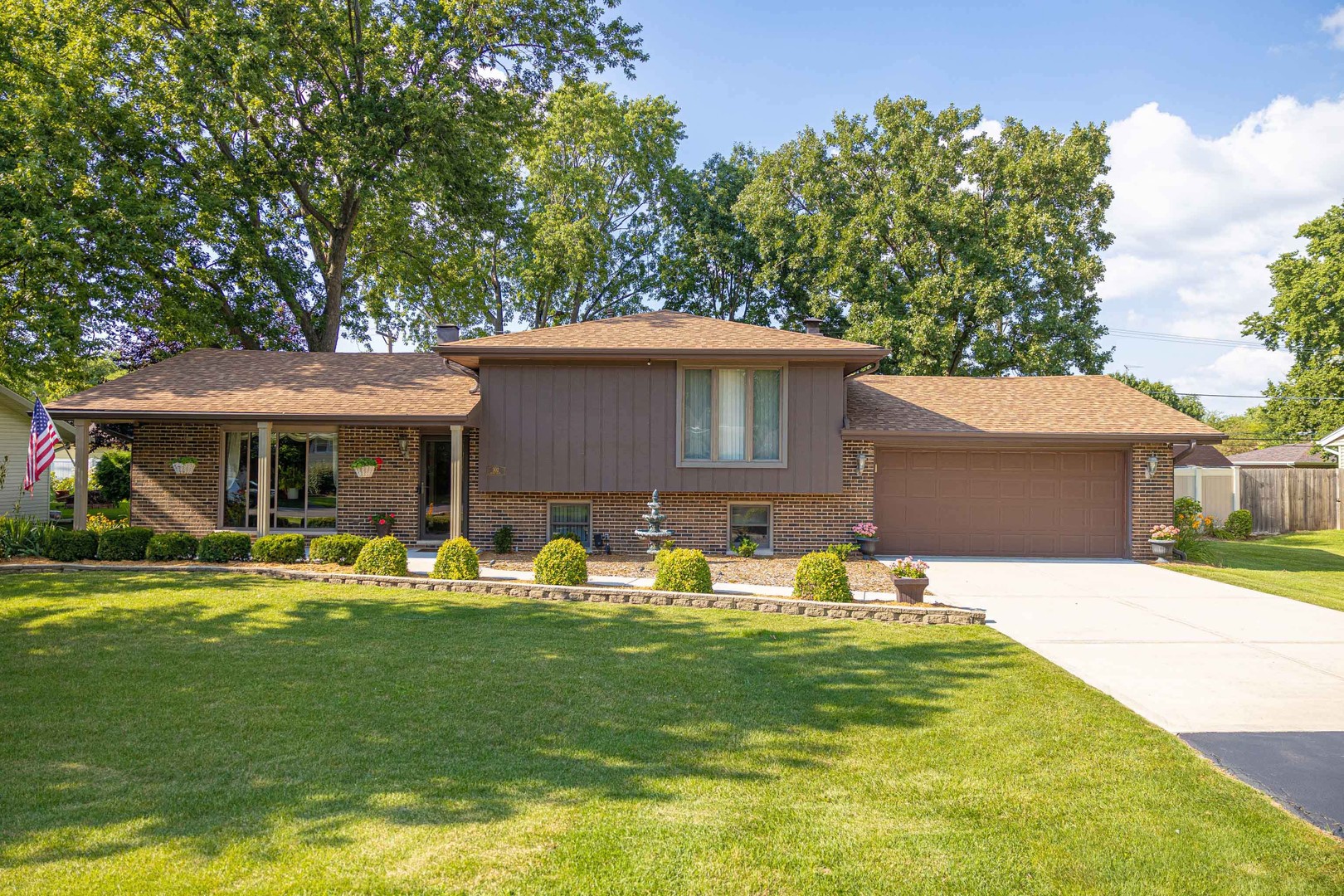 302 Birch Drive Property Photo 1