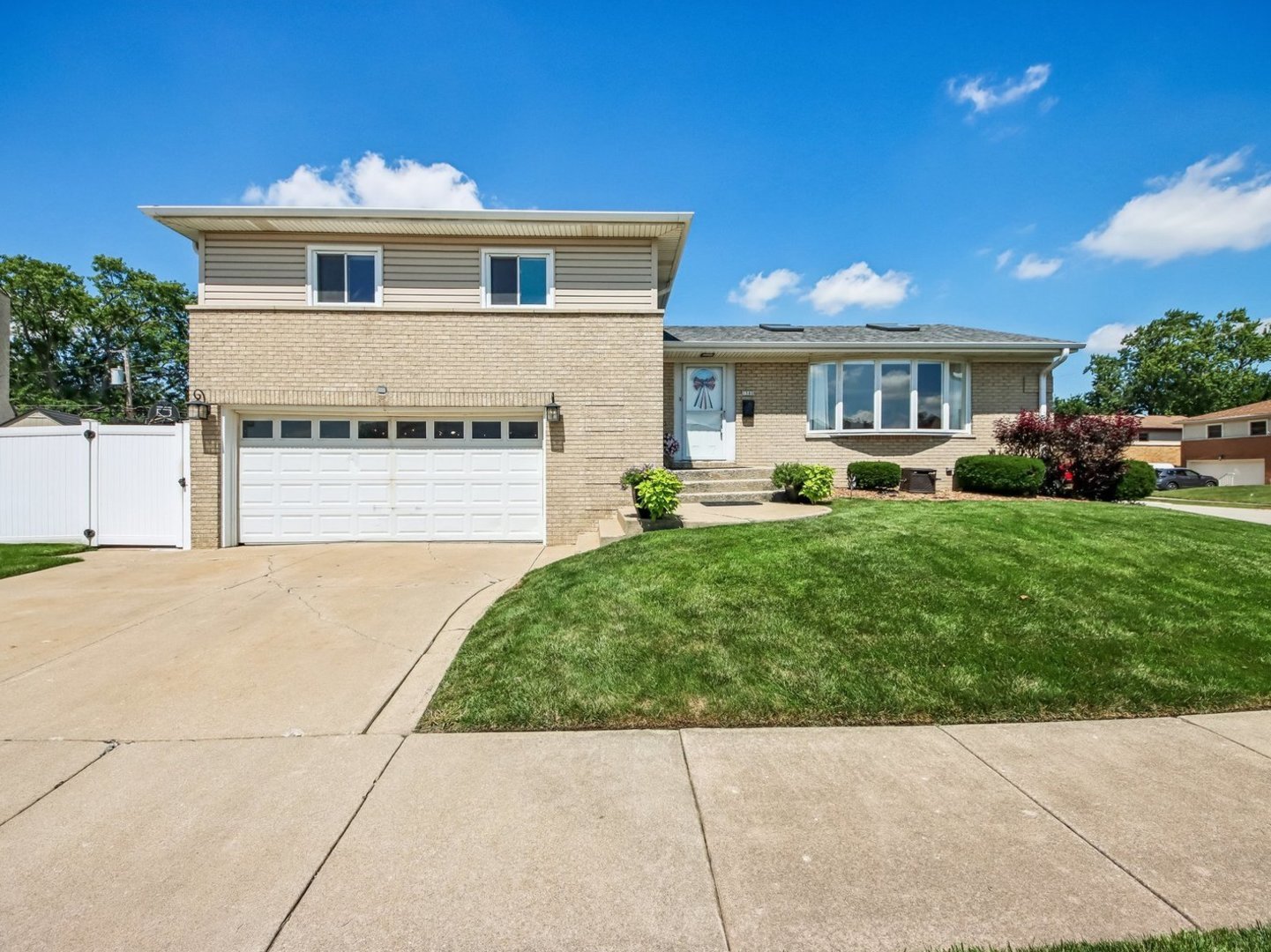 1580 Grant Avenue Property Photo 1