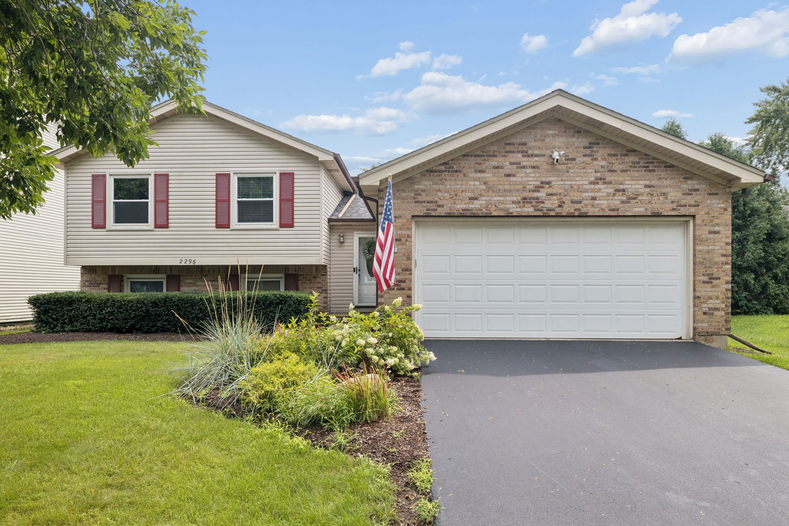 2296 Briarhill Drive Property Photo 1