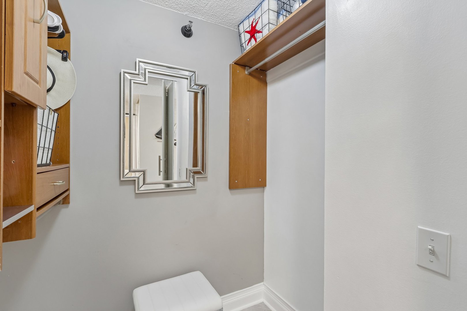440 N Mcclurg Court 607 Property Photo 11