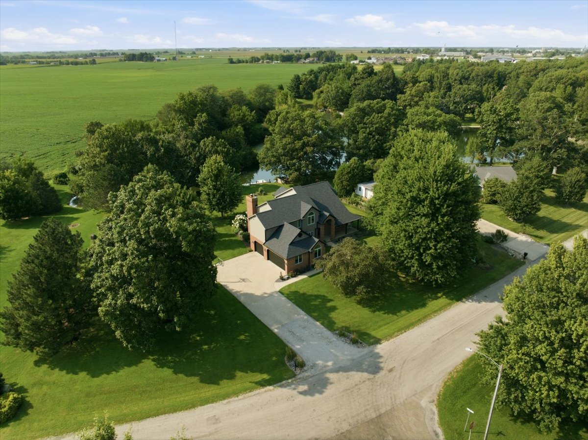655 Deer Lakes Drive Property Photo 47