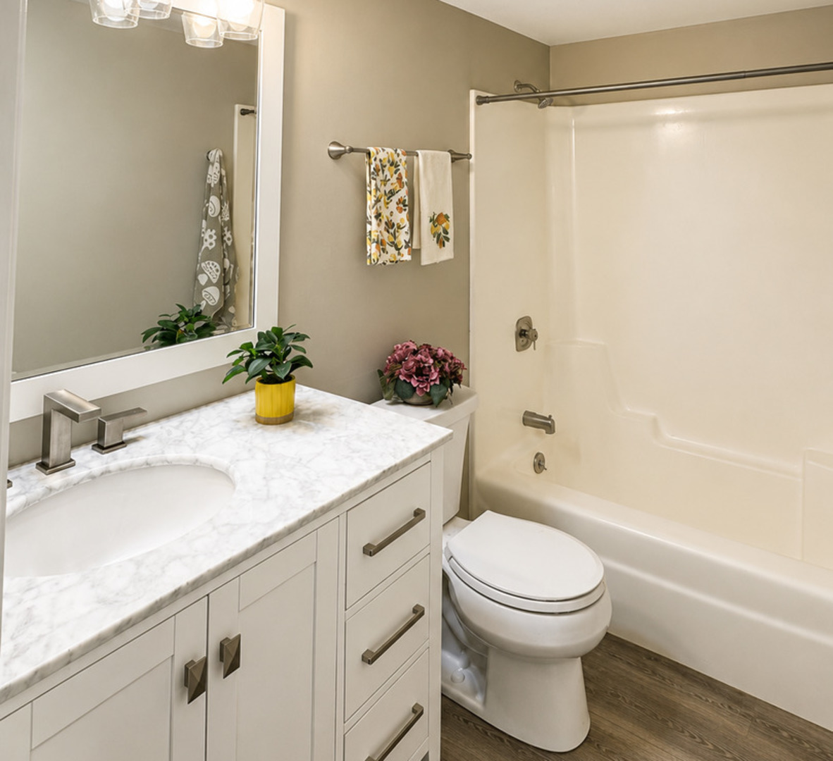 500 Valley Drive 301 Property Photo 6