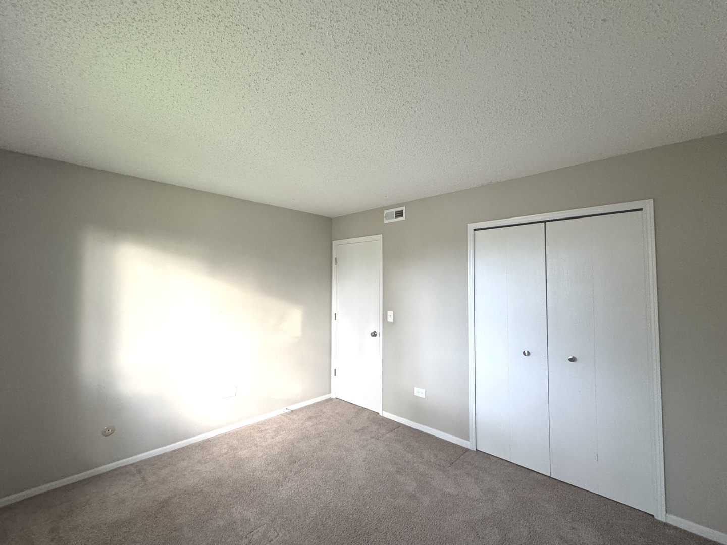 500 Valley Drive 301 Property Photo 7
