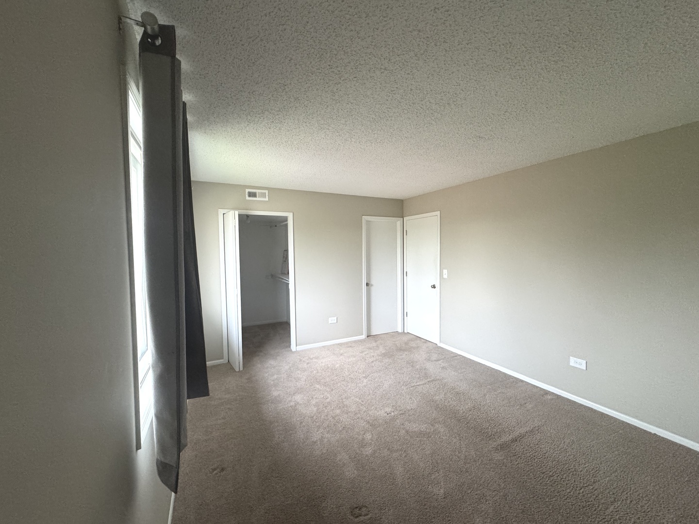 500 Valley Drive 301 Property Photo 8