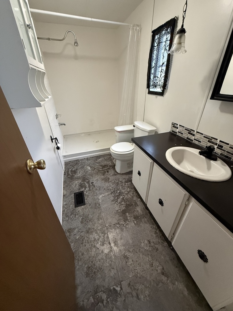 98 Maple Lane Property Photo 8