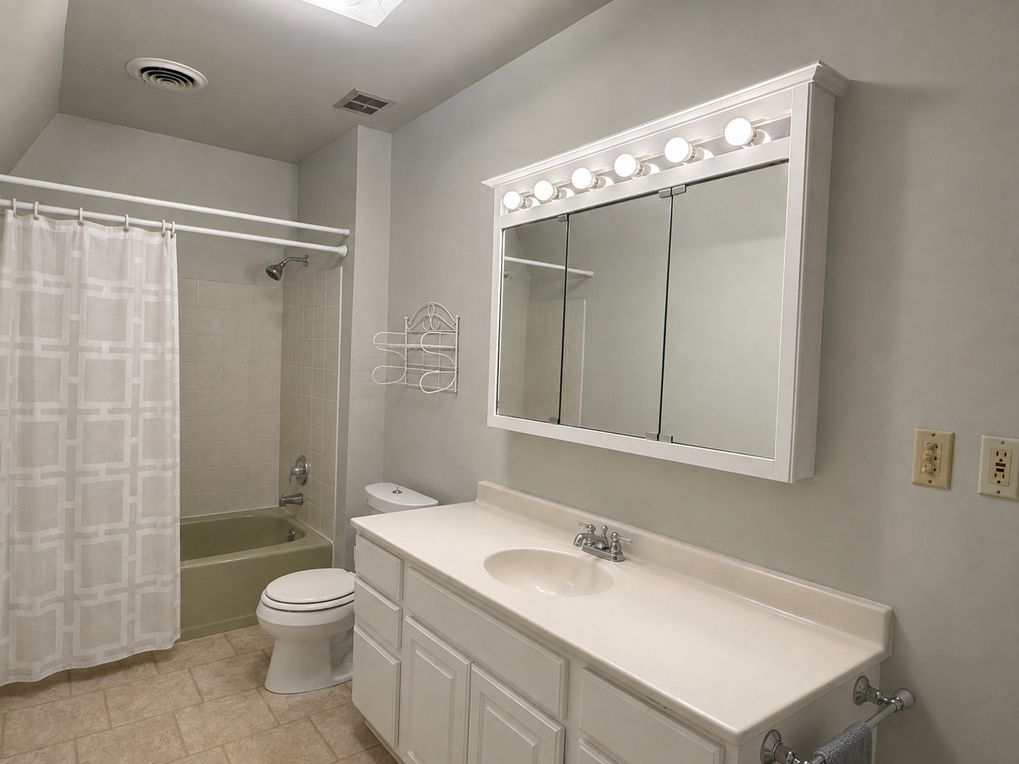 389 Chicago Road Property Photo 20