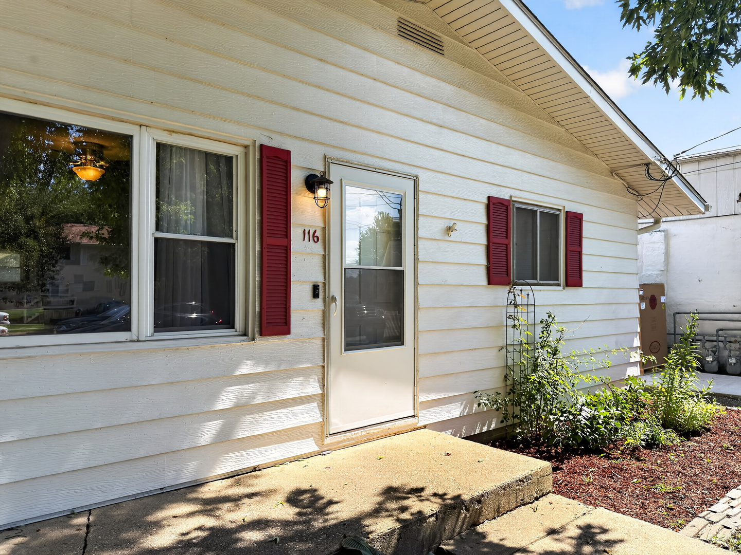116 N Hickory Street Property Photo 3
