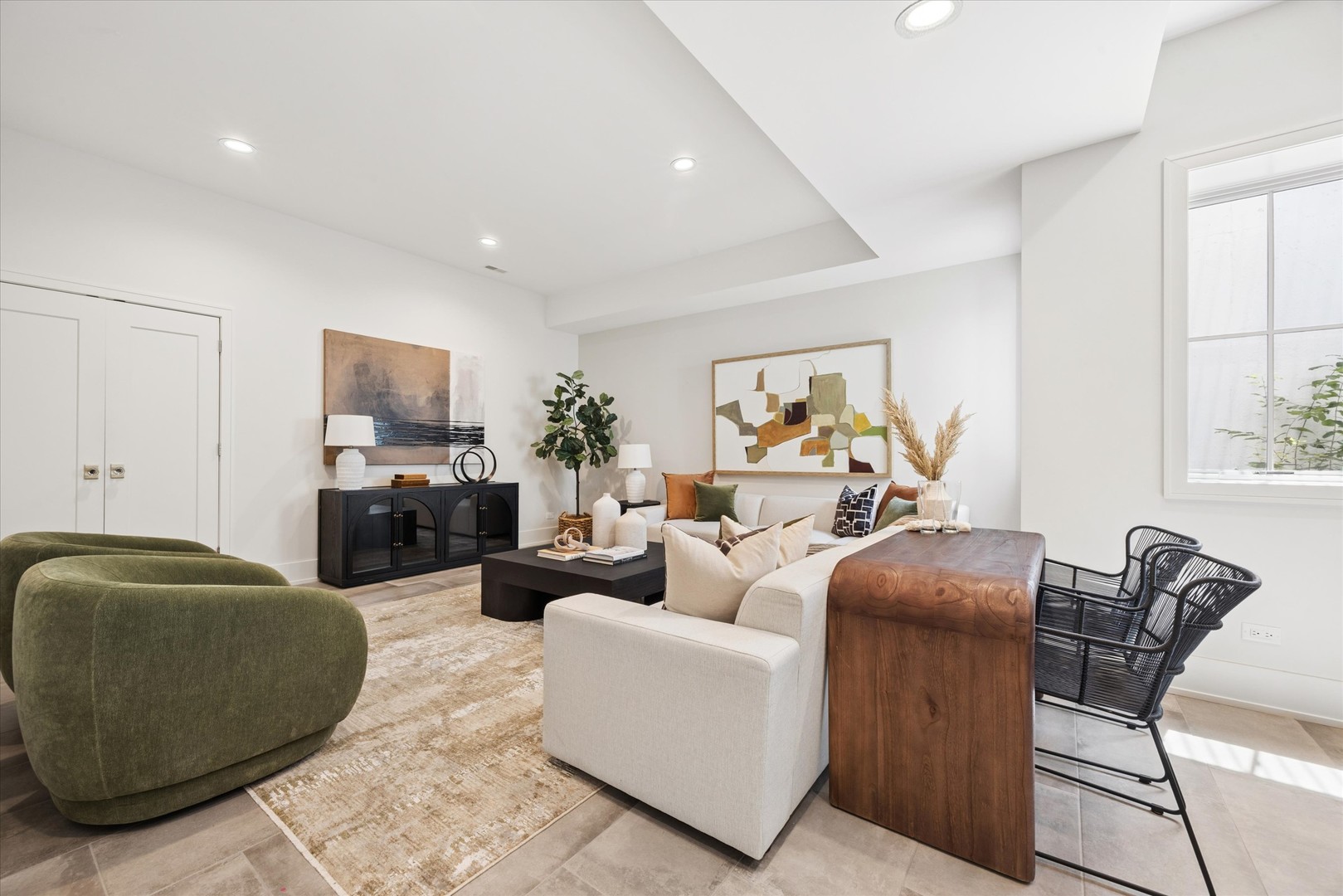 37 S Stough Street Property Photo 13