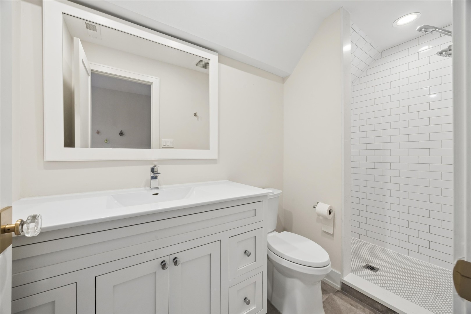 37 S Stough Street Property Photo 27