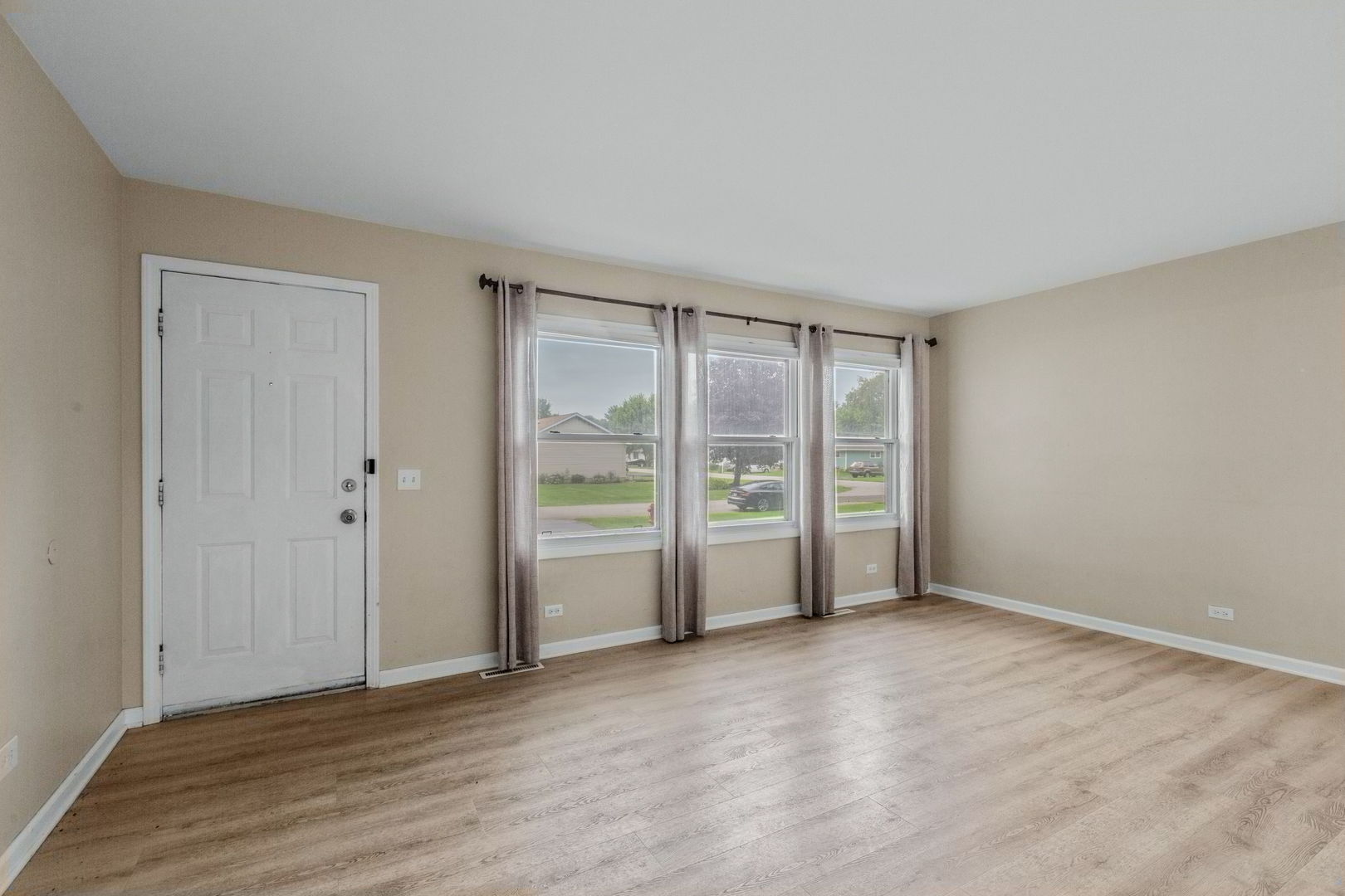 1903 Highview Avenue Property Photo 3