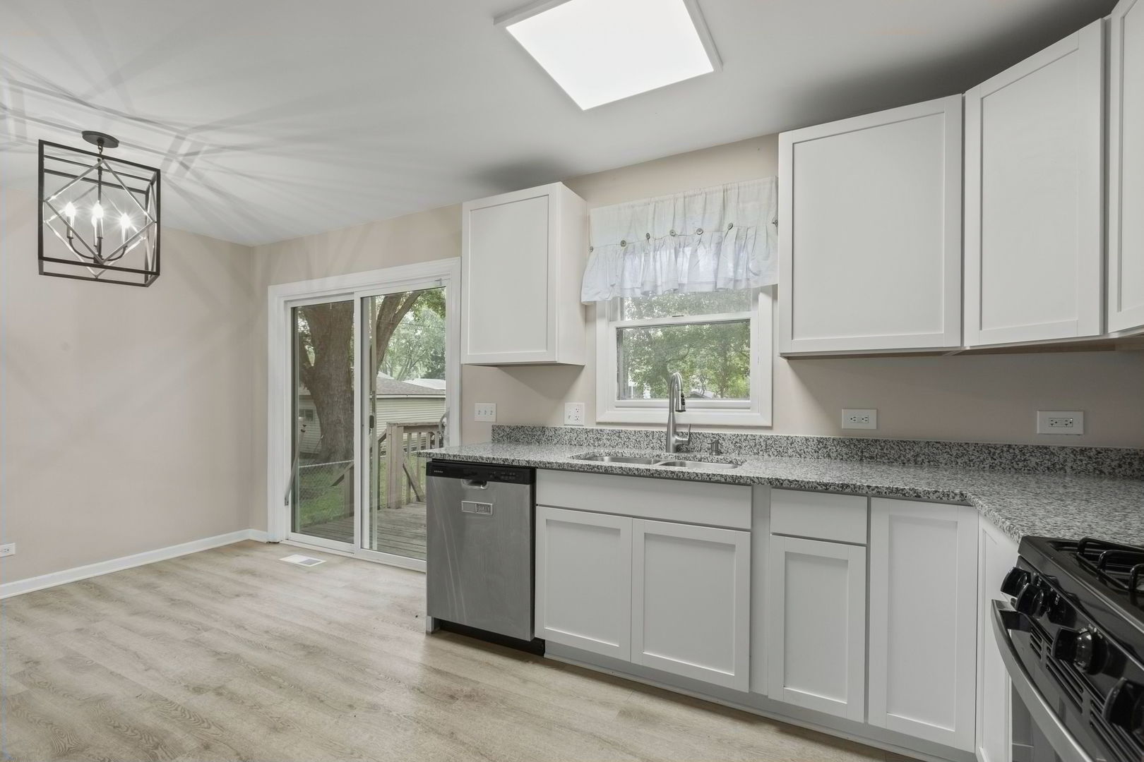 1903 Highview Avenue Property Photo 4