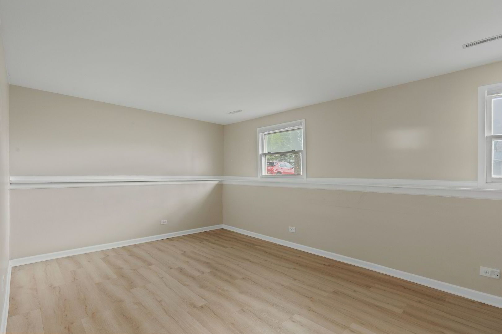 1903 Highview Avenue Property Photo 8