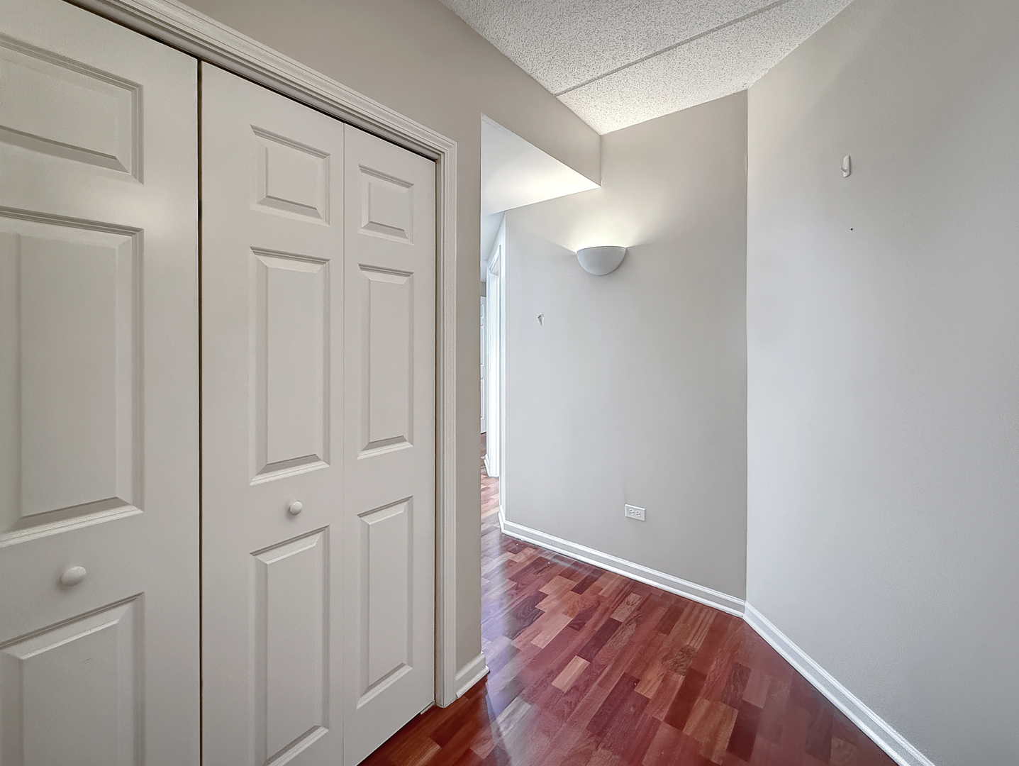 701 W Rand Road 137 Property Photo 2