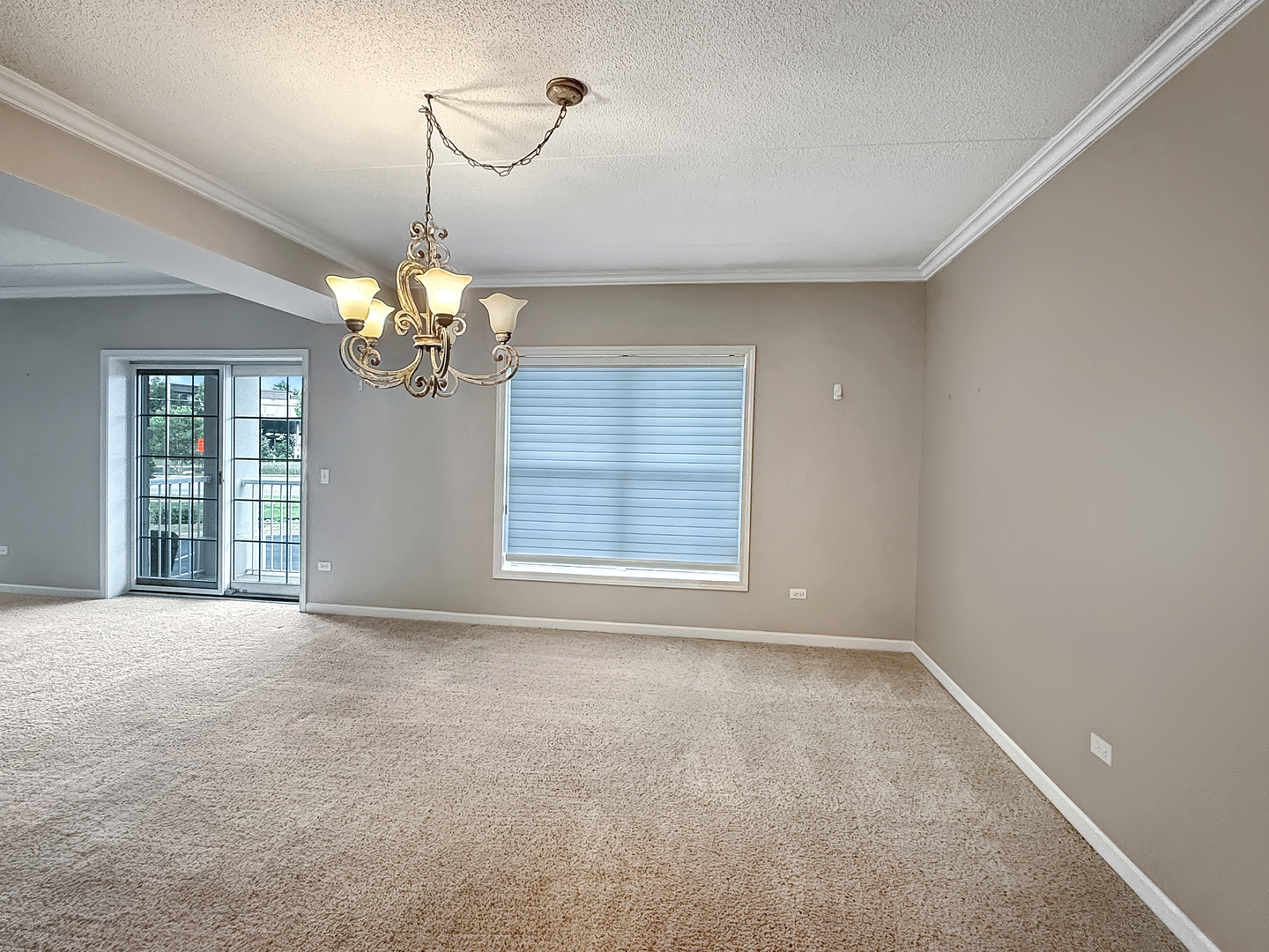 701 W Rand Road 137 Property Photo 6