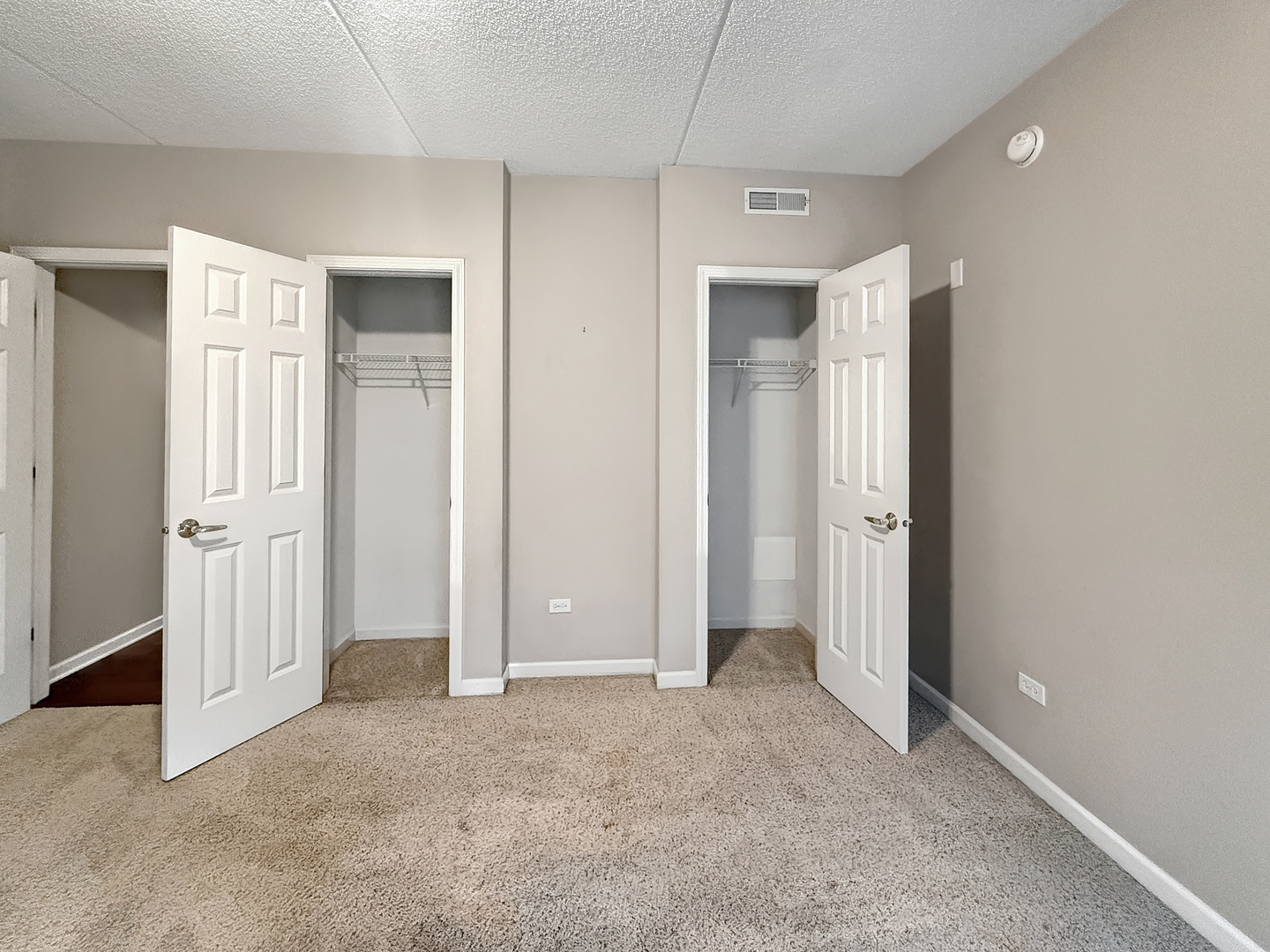 701 W Rand Road 137 Property Photo 16