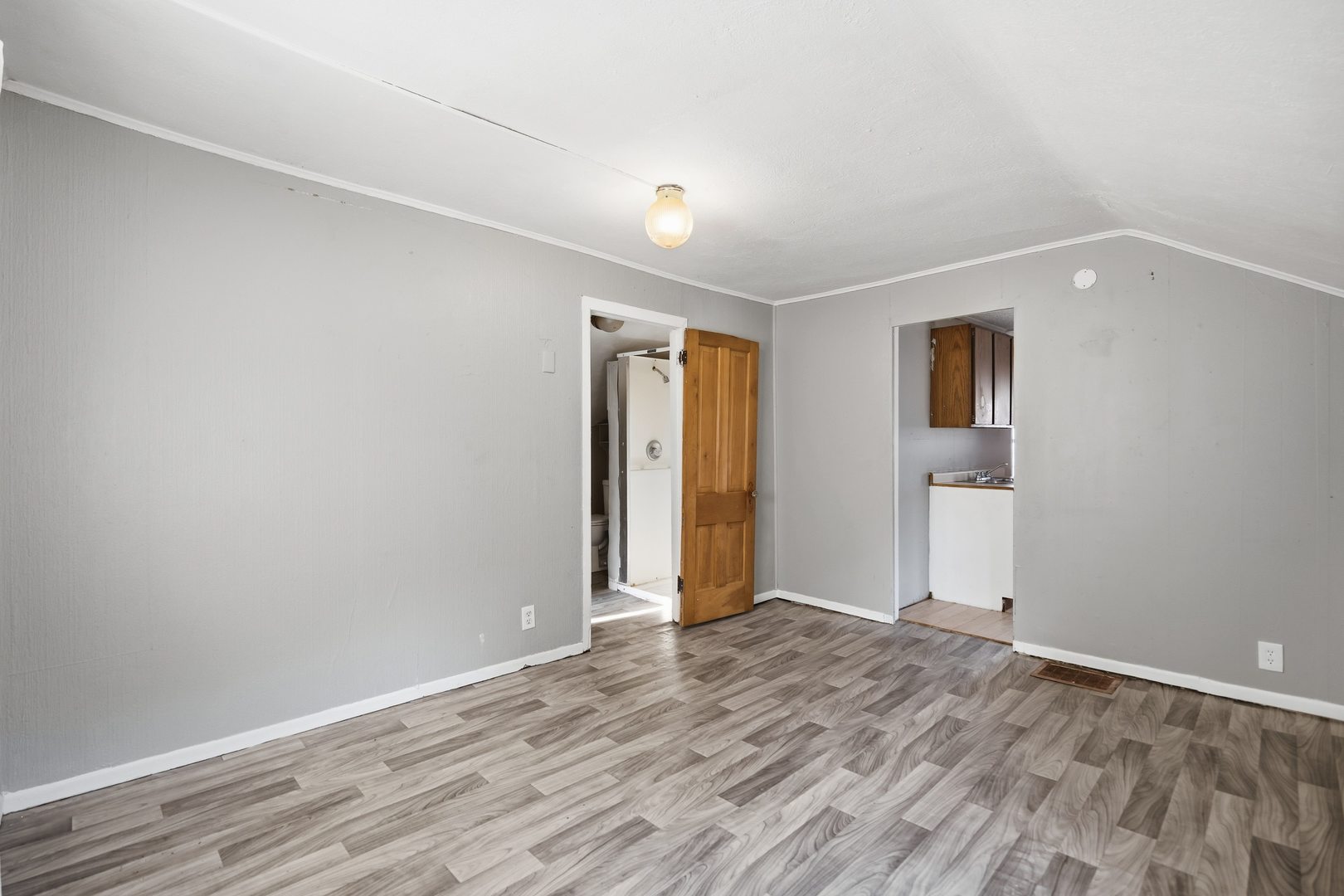 745 1st Avenue Property Photo 13