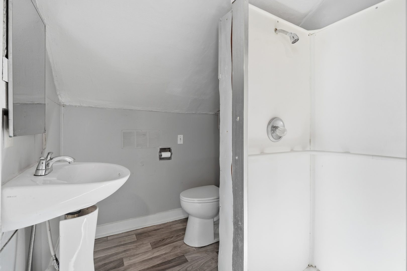 745 1st Avenue Property Photo 14