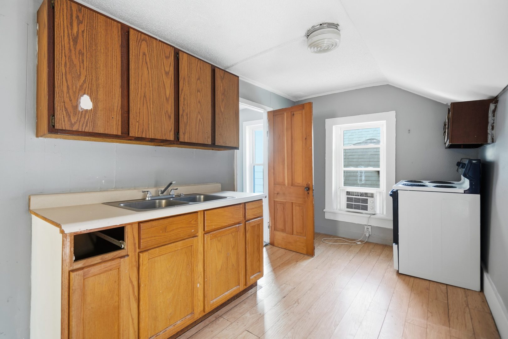 745 1st Avenue Property Photo 16