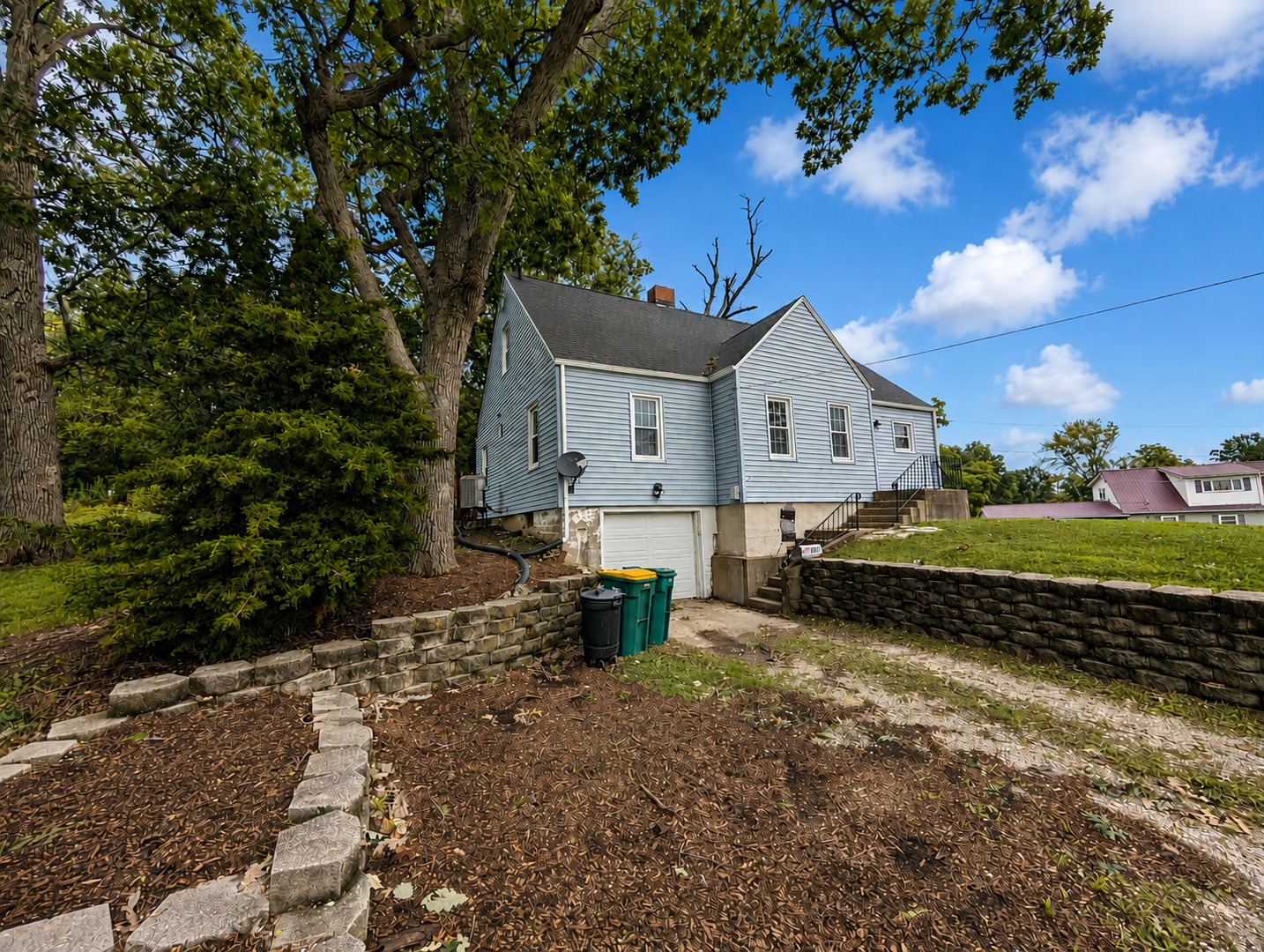 909 Glen Avenue Property Photo 4