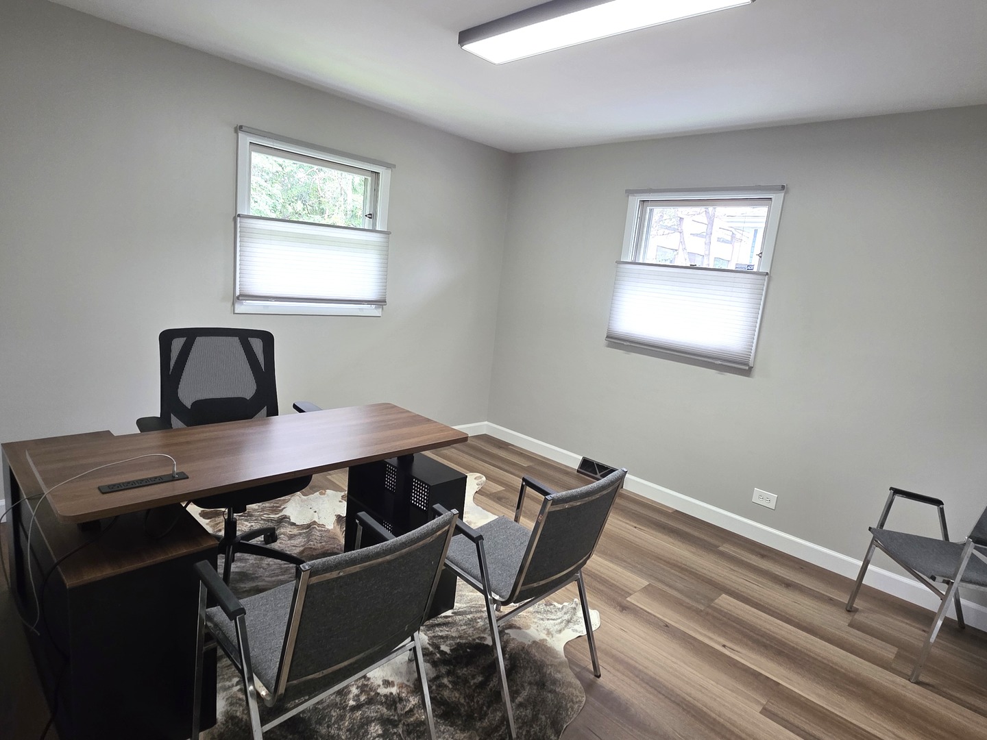 338 S County Farm Road Property Photo 10