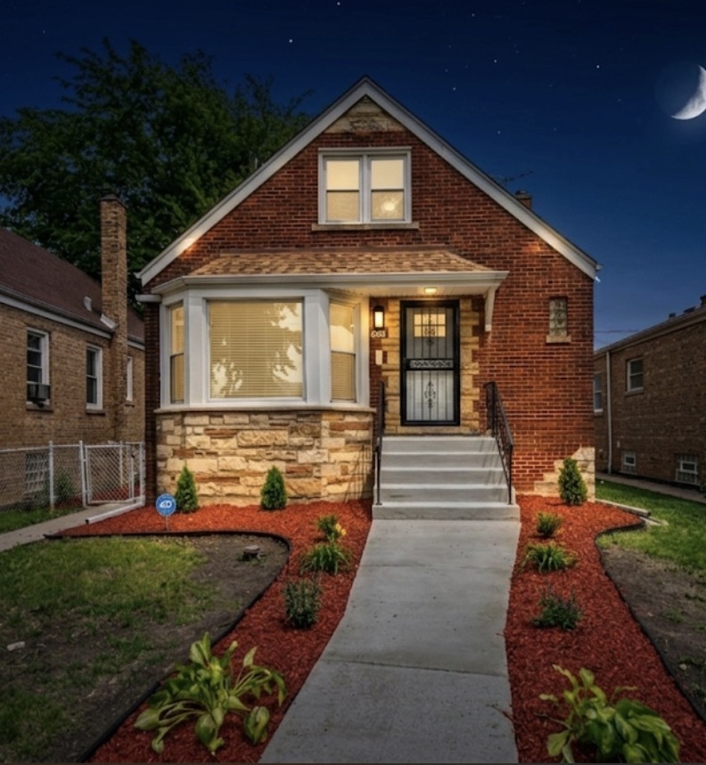 7917 S Christiana Avenue Property Photo 1