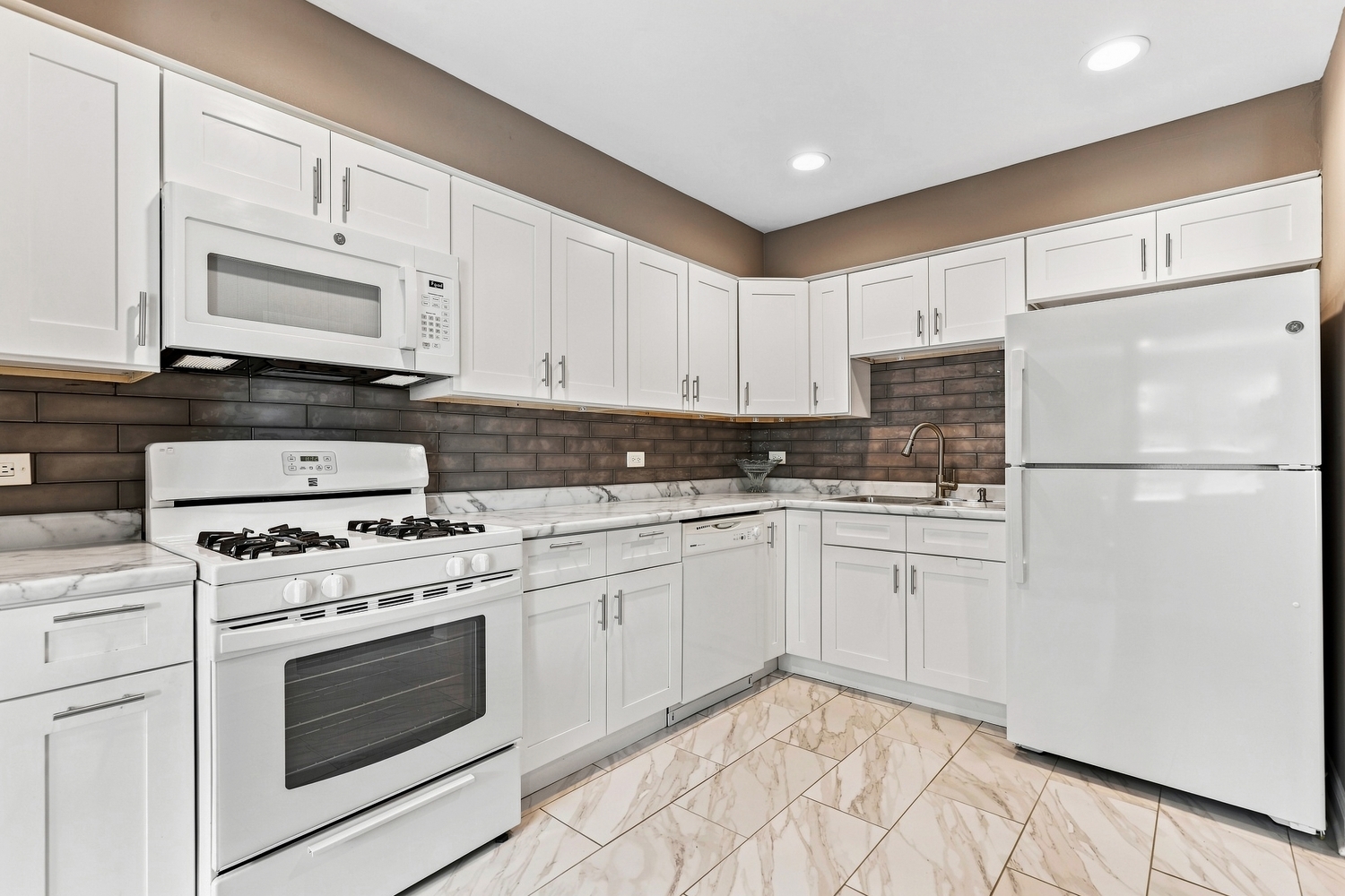 6829 Winston Drive Property Photo 6