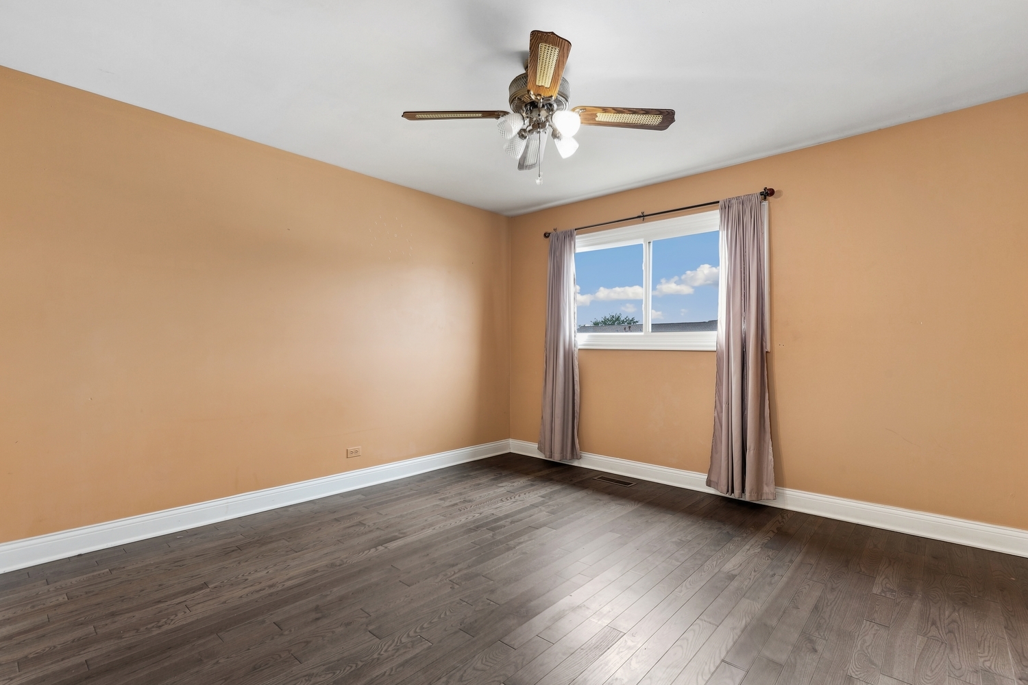 6829 Winston Drive Property Photo 9