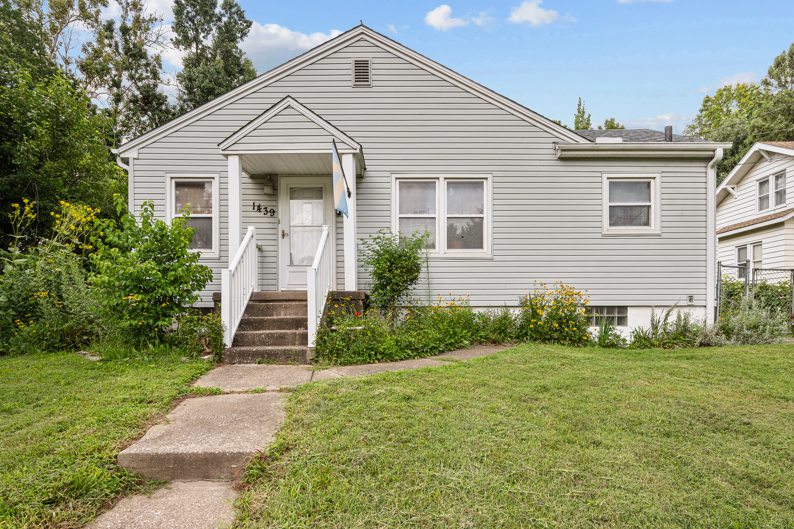 1439 45 Avenue Property Photo 1