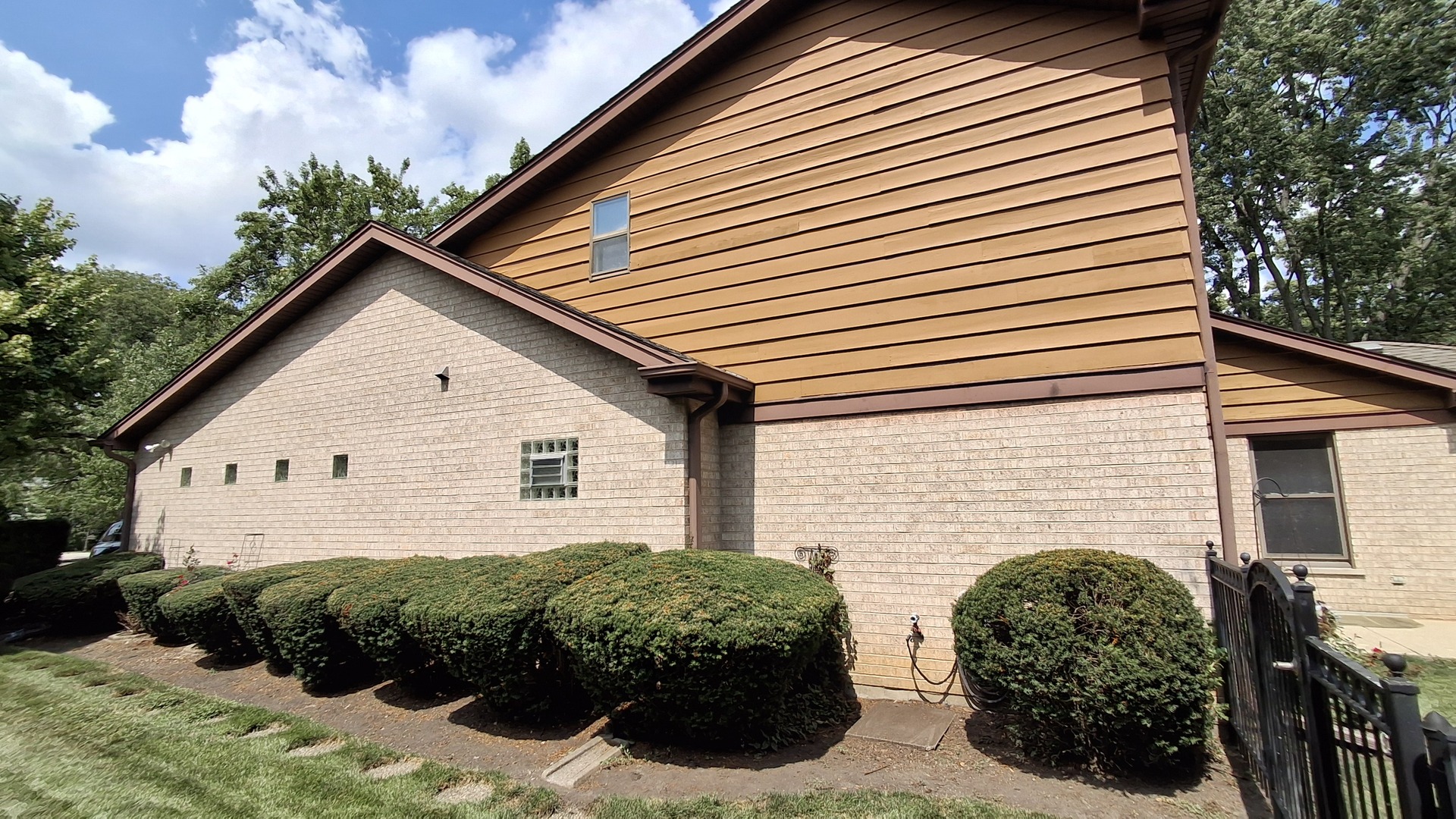 1031 Holly Lane Property Photo 3