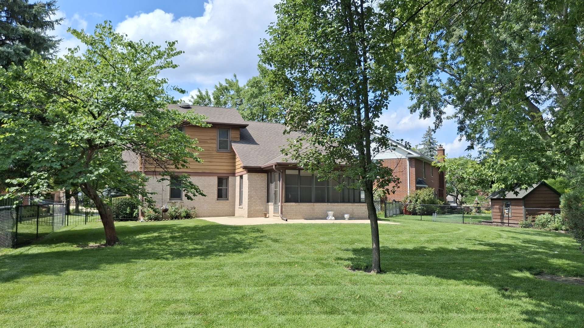 1031 Holly Lane Property Photo 4