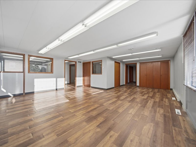 105 W Oregon Street Property Photo 7