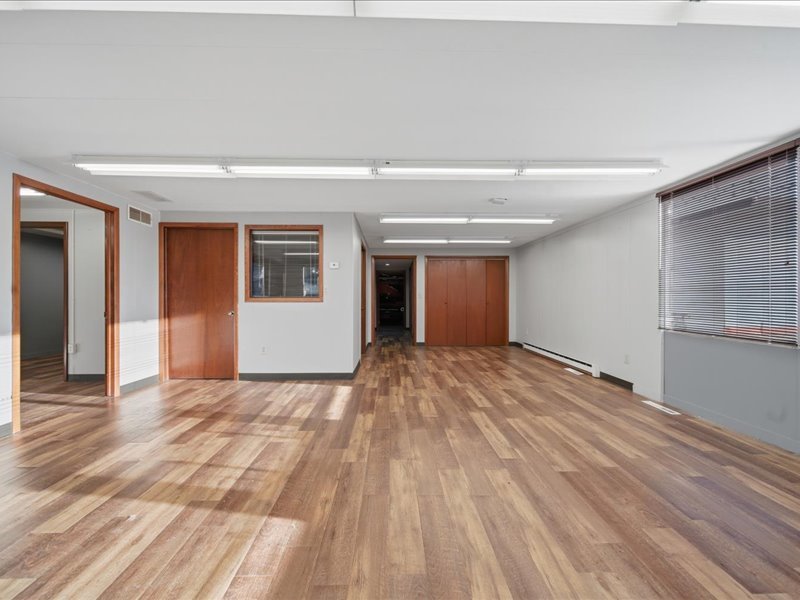 105 W Oregon Street Property Photo 8