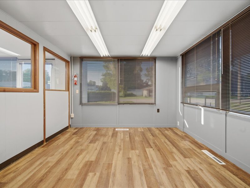 105 W Oregon Street Property Photo 9