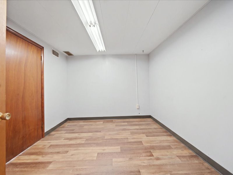 105 W Oregon Street Property Photo 15